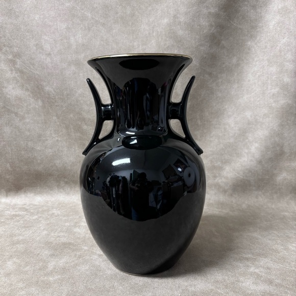 Vintage Made in Japan Black Mini Vase with Hand Painted Flowers *STUNNING* - Picture 4 of 6